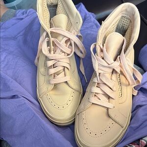 Pink Vans, beautiful shade, hard to photograph